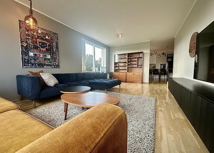 Spacious Home In The Suburbs