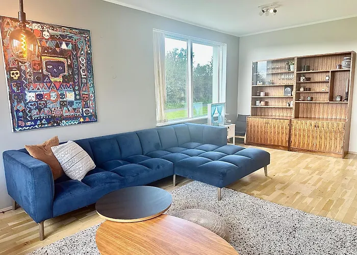 Spacious Home In The Suburbs