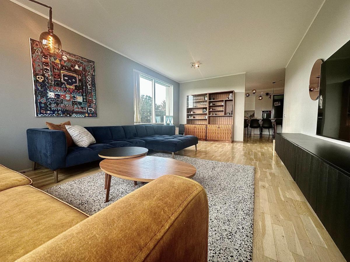 Spacious In The Suburbs *